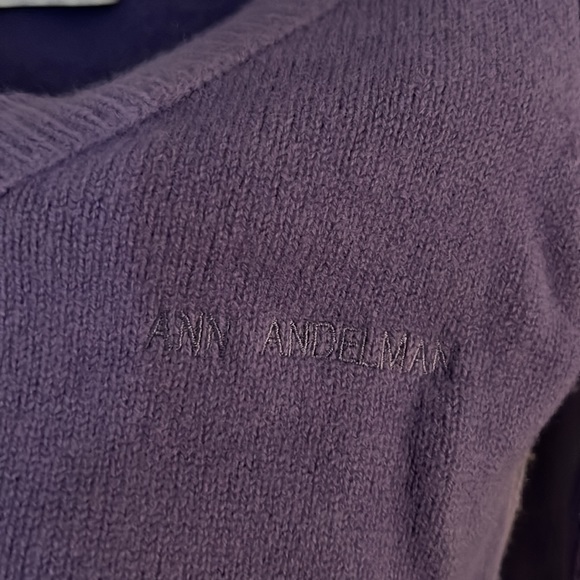 Wool short cardigan size 34. Looks like a small or xs. In great condition - Picture 4 of 5